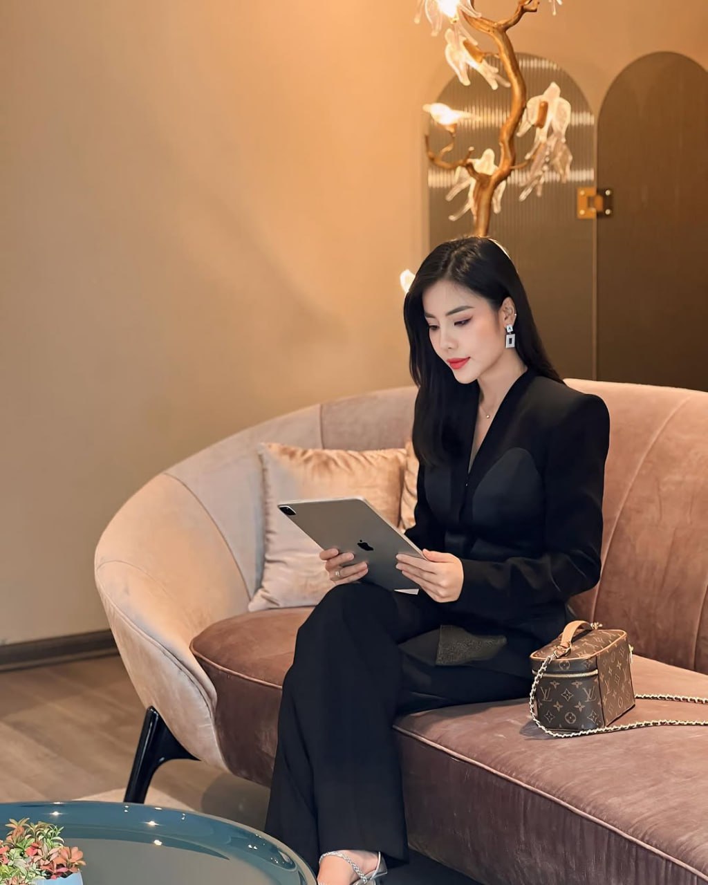 Khánh Vy - Tư duy làm chủ cuộc chơi - thay đổi vận mệnh Khánh Vy - Tư duy làm chủ cuộc chơi - thay đổi vận mệnh